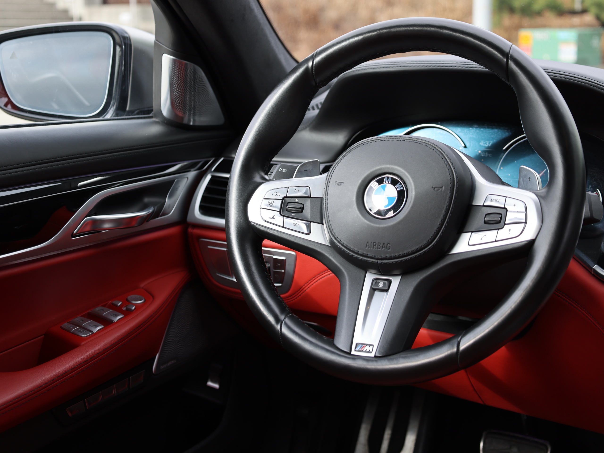 2018 BMW M760LI - Image 12